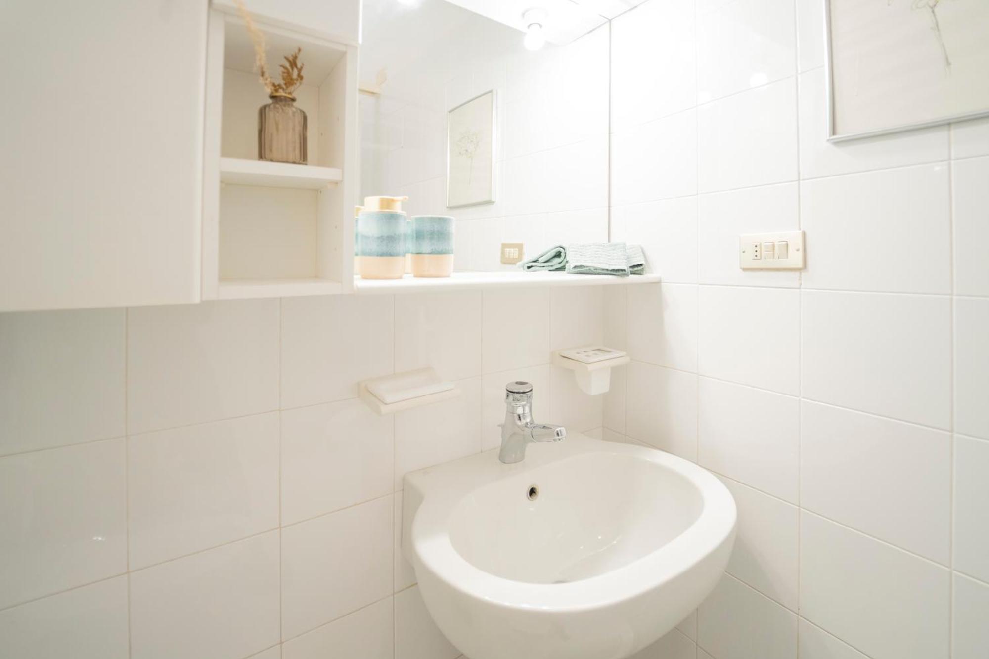 La Casa Di Eroico Vino Aparthotel เวอนาซซา ภายนอก รูปภาพ